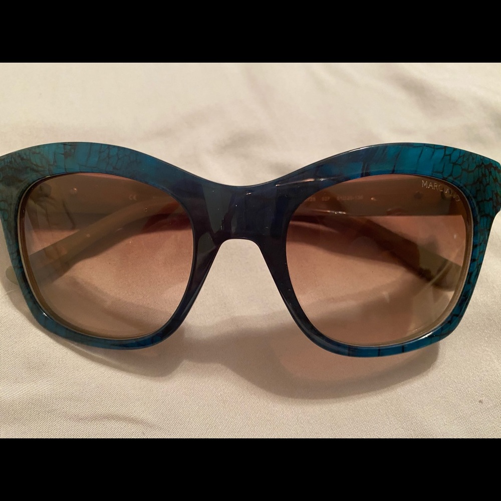 Guess by Marciano sunglasses